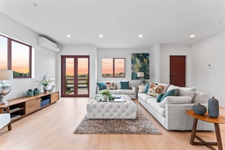 Photo of property in 55 Karaka Village Parade, Karaka, 2580