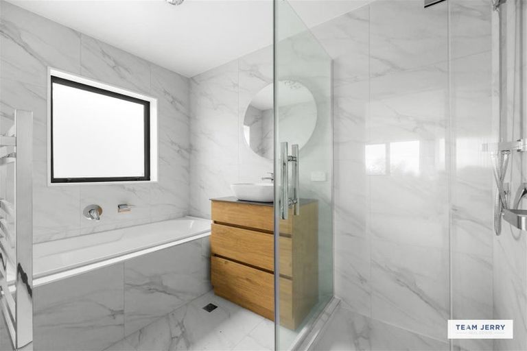 Photo of property in 137 Grove Road, Papakura, 2110