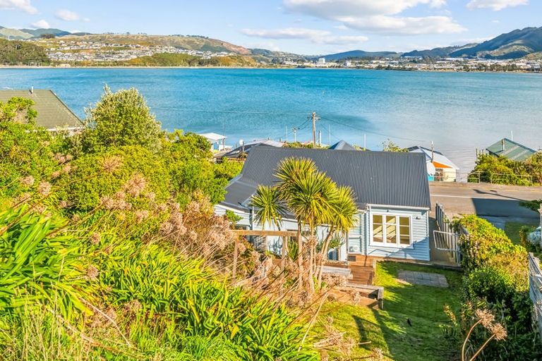 Photo of property in 7 Onepoto Road, Titahi Bay, Porirua, 5022