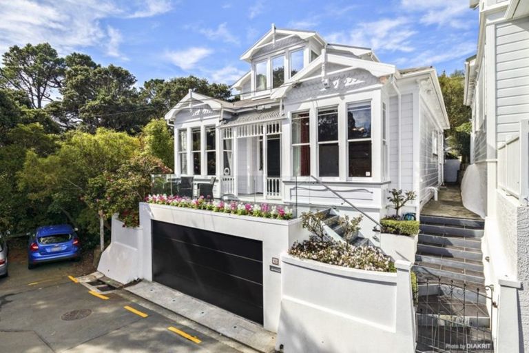 Photo of property in 18 North Terrace, Kelburn, Wellington, 6012