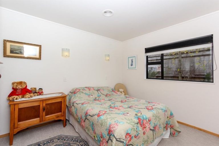 Photo of property in 10 Frank Frethey Place, Highlands Park, New Plymouth, 4312