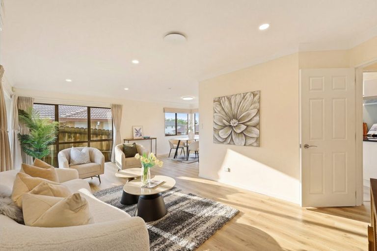 Photo of property in 1/17 Penruddocke Road, Half Moon Bay, Auckland, 2012