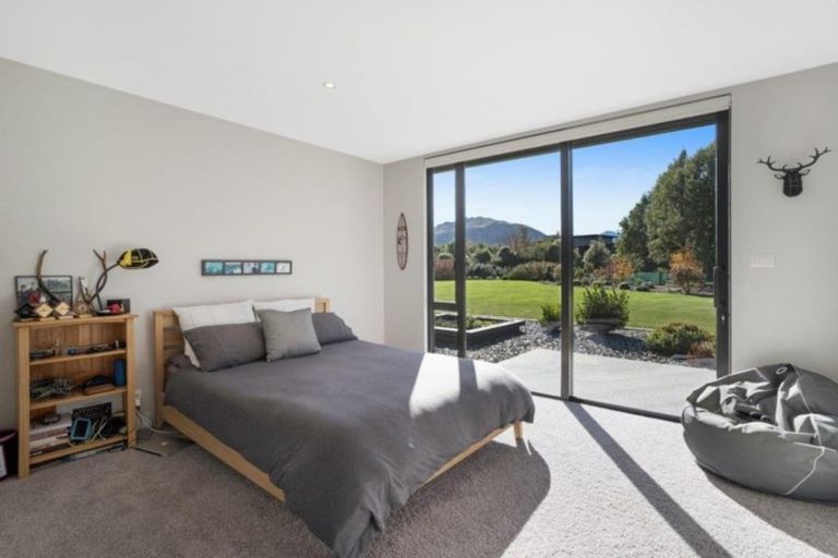 Photo of property in 14 Waimana Place, Wanaka, 9305