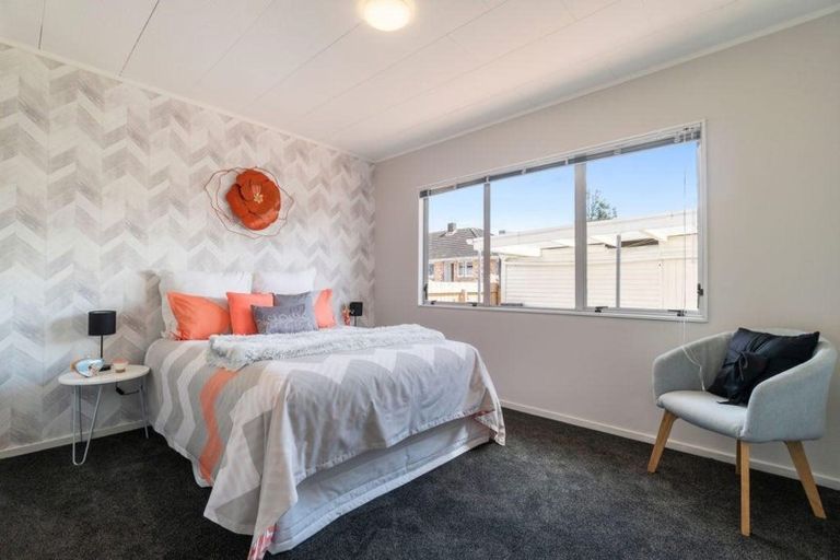 Photo of property in 2/25 Kervil Avenue, Te Atatu Peninsula, Auckland, 0610