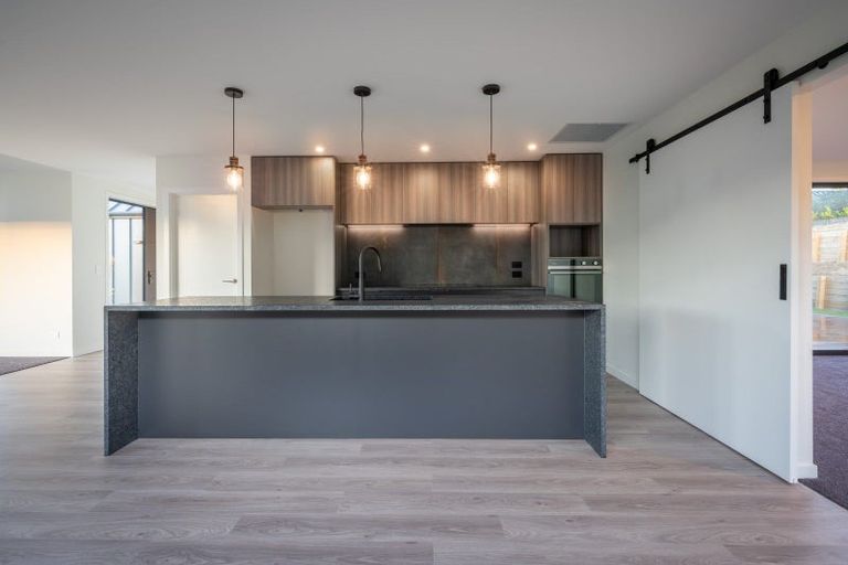 Photo of property in 35 Obelisk Street, Wanaka, 9305