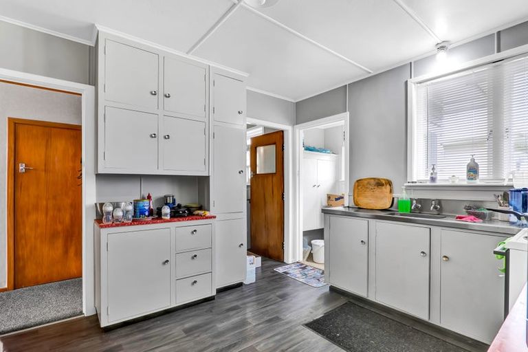 Photo of property in 27 Reid Avenue, Hawera, 4610