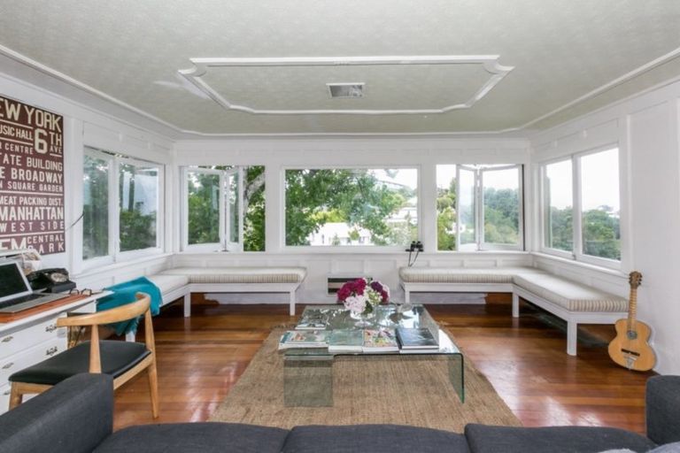 Photo of property in 21 Sealy Road, Bluff Hill, Napier, 4110