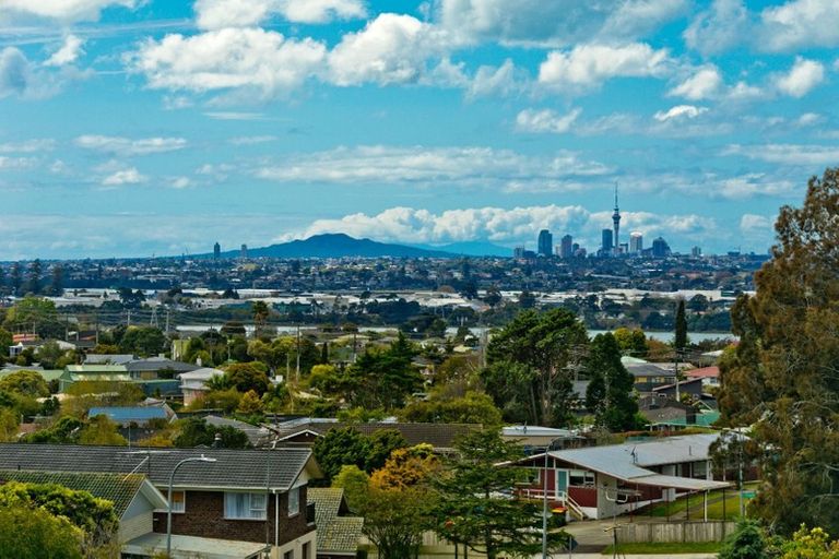 Photo of property in 4223d Great North Road, Glendene, Auckland, 0602