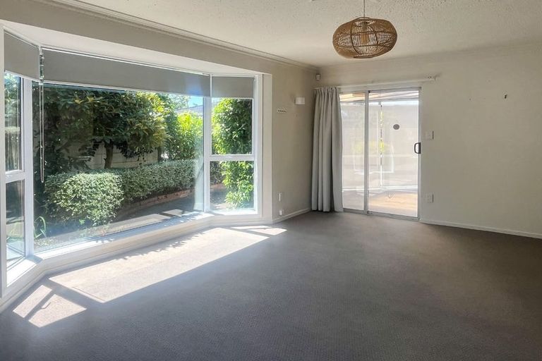 Photo of property in 2/186 Blighs Road, Strowan, Christchurch, 8052