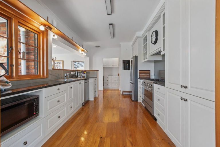 Photo of property in 40 Youngs Road, Papakura, 2110