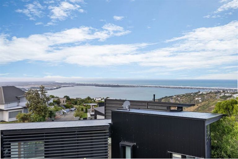 Photo of property in 4 Law Lane, Mount Pleasant, Christchurch, 8081