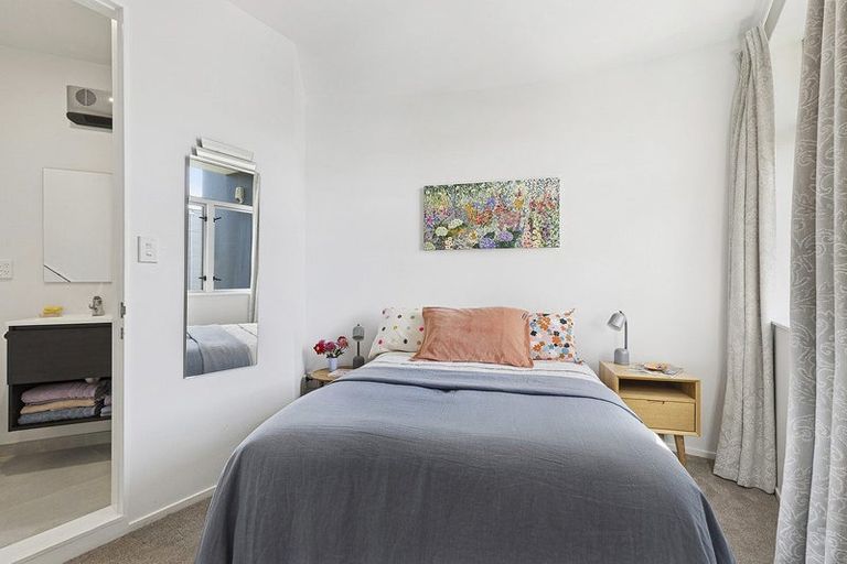 Photo of property in Mondrian Townhouses, 5/24 Hanson Street, Mount Cook, Wellington, 6021