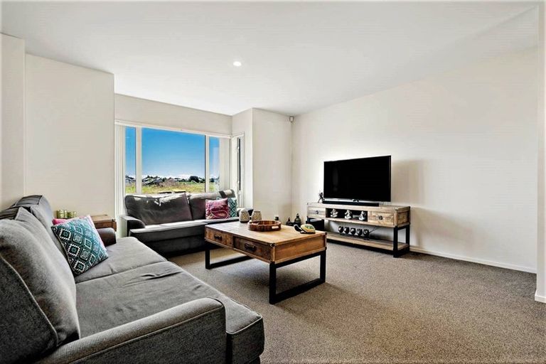 Photo of property in 100 Arion Road, Takanini, 2112