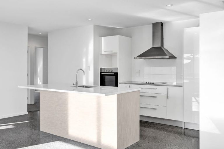 Photo of property in 8 Gladstone Street, Hawera, 4610