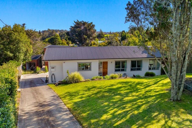 Photo of property in 11 Springbank Lane, Te Atatu Peninsula, Auckland, 0610