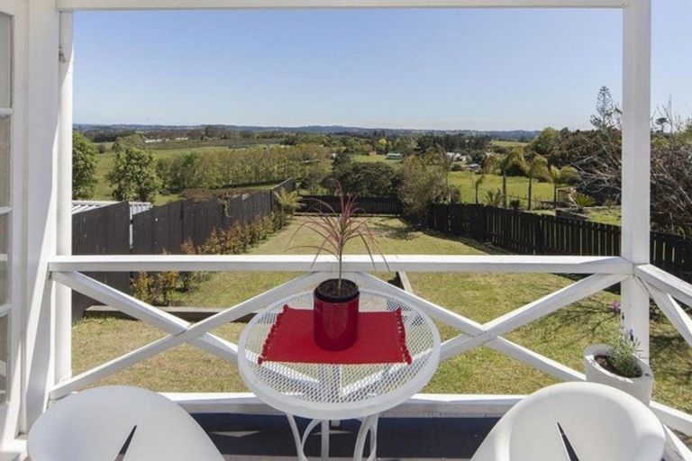 Photo of property in 50 Hobsonville Road, West Harbour, Auckland, 0618