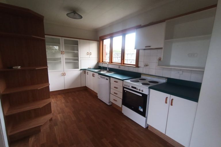 Photo of property in 64 Middleton Road, Kew, Dunedin, 9012