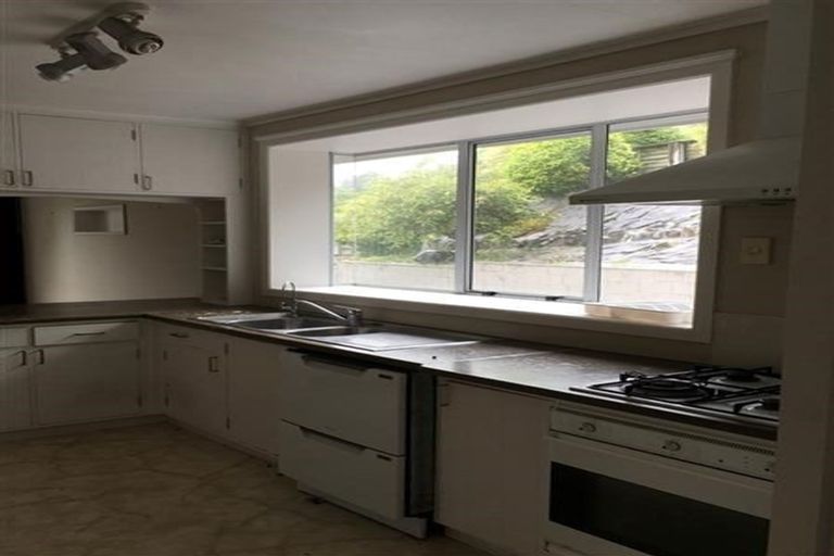 Photo of property in 335f Devon Street West, New Plymouth, 4310