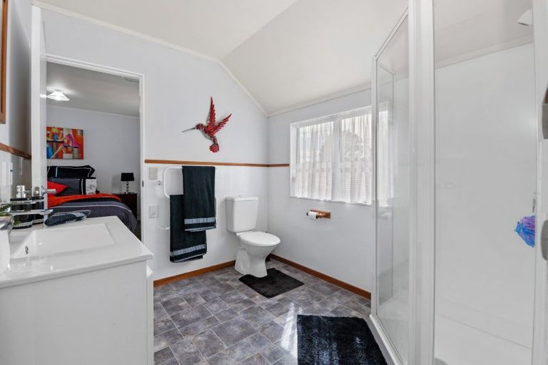 Photo of property in 11 Chapman Place, Fairy Springs, Rotorua, 3015