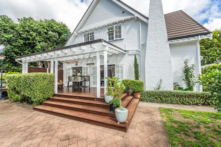 Photo of property in 9 Selwyn Crescent, College Estate, Whanganui, 4500