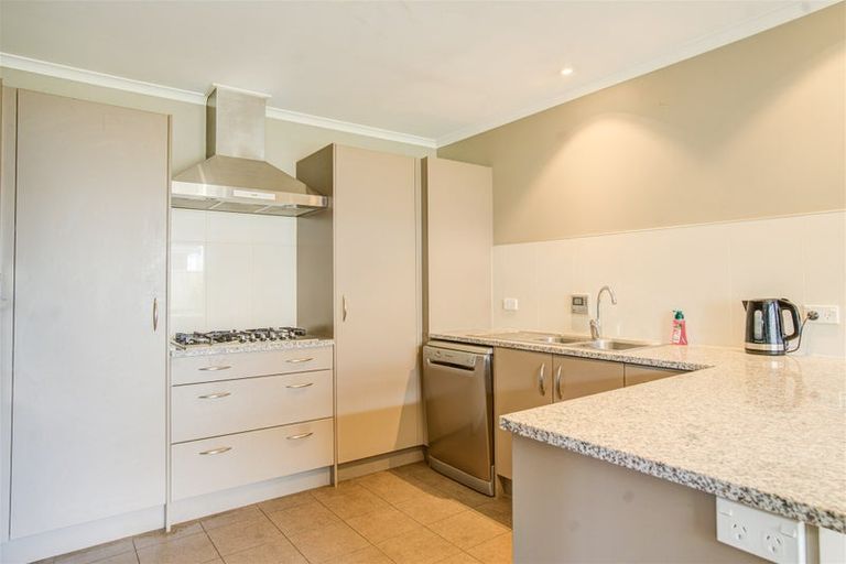 Photo of property in 19 Burns Street, Milton, 9220