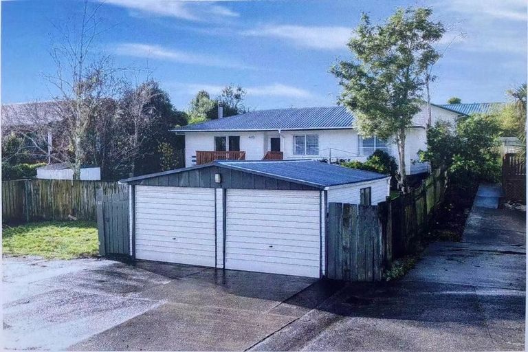 Photo of property in 1/4 Powell Place, Henderson, Auckland, 0610