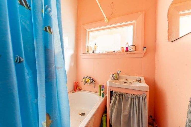 Photo of property in 20 Rhodes Street, Waimate, 7924