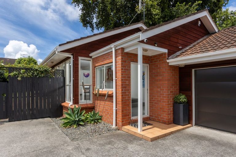 Photo of property in 2/6 Aliford Avenue, One Tree Hill, Auckland, 1061