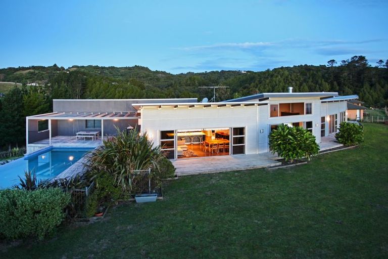 Photo of property in 805 Ponga Road, Opaheke, Papakura, 2584