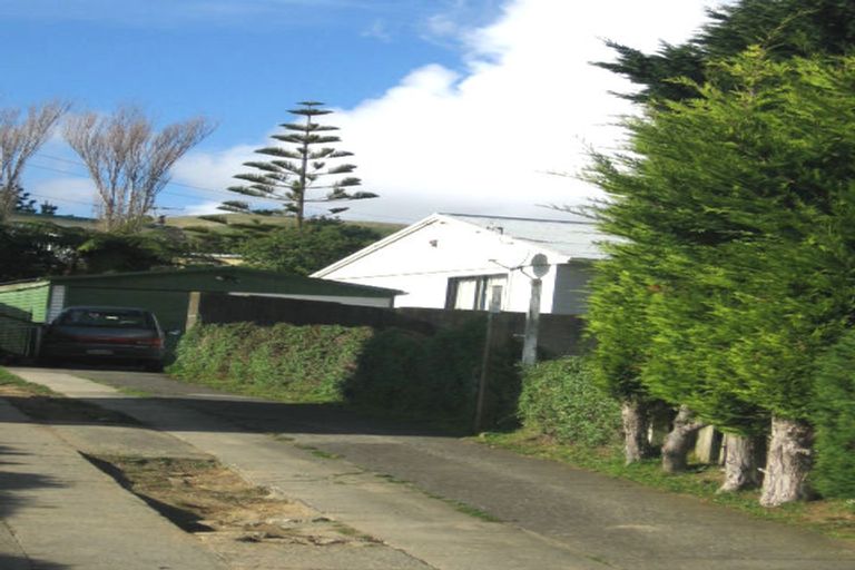 Photo of property in 39 Aberfeldy Street, Cannons Creek, Porirua, 5024