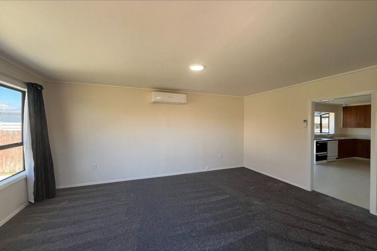 Photo of property in 15a Queenwood Road, Levin, 5510