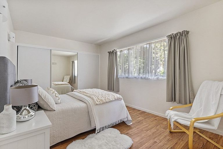 Photo of property in 742 South Titirangi Road, Titirangi, Auckland, 0604