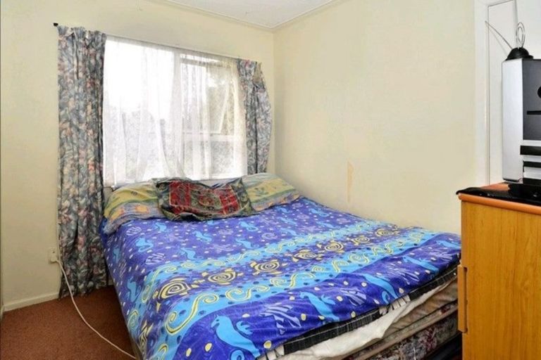 Photo of property in 1/4 Slim Place, Clendon Park, Auckland, 2103