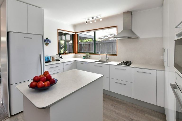 Photo of property in 24 Red Hibiscus Road, Stanmore Bay, Whangaparaoa, 0932