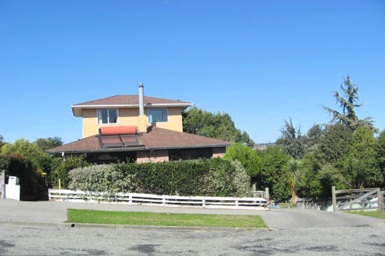 Photo of property in 42 Saint George Street, Watlington, Timaru, 7910