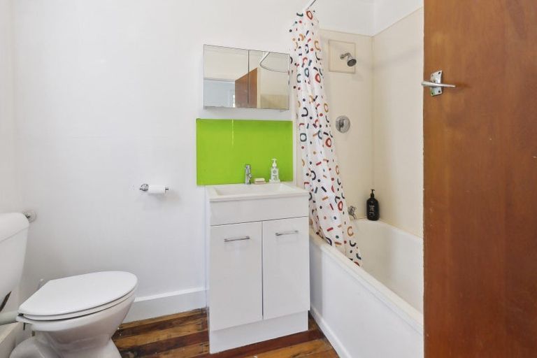 Photo of property in 36 Volga Street, Island Bay, Wellington, 6023