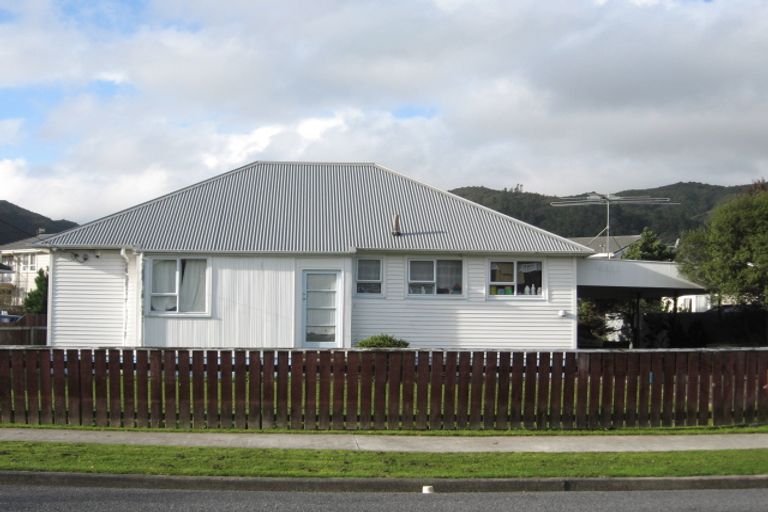 Photo of property in 19 Strand Crescent, Naenae, Lower Hutt, 5011
