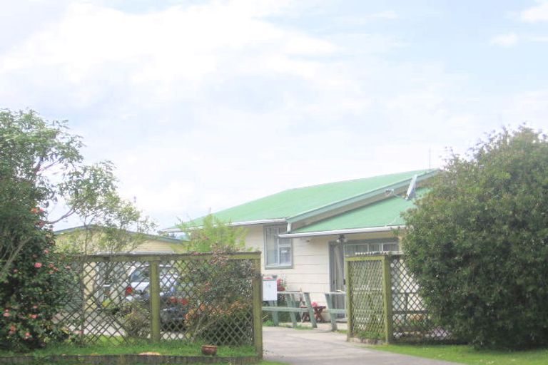 Photo of property in 16 Petrie Street, Pomare, Rotorua, 3015