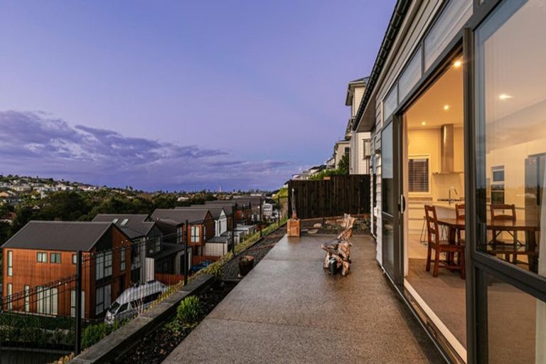 Photo of property in 41 Maka Terrace, Orewa, 0931