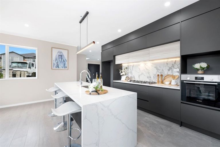 Photo of property in 15 Drumconnell Drive, Flat Bush, Auckland, 2019