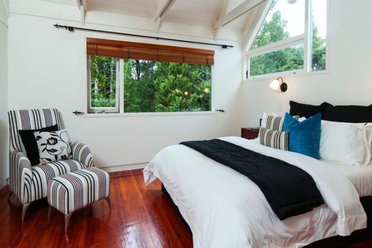 Photo of property in 14 Fitzpatrick Place, Chatswood, Auckland, 0626