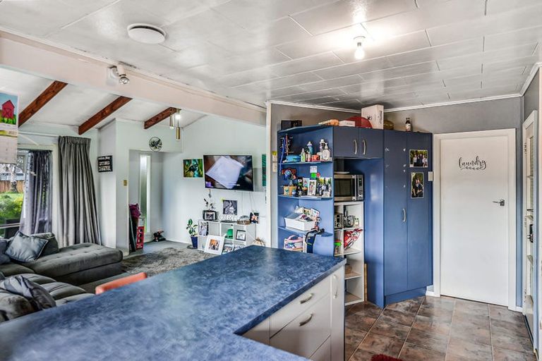 Photo of property in 299 Shakespeare Street, Leamington, Cambridge, 3432