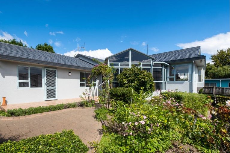 Photo of property in 3/42 Campbell Street, Havelock North, 4130