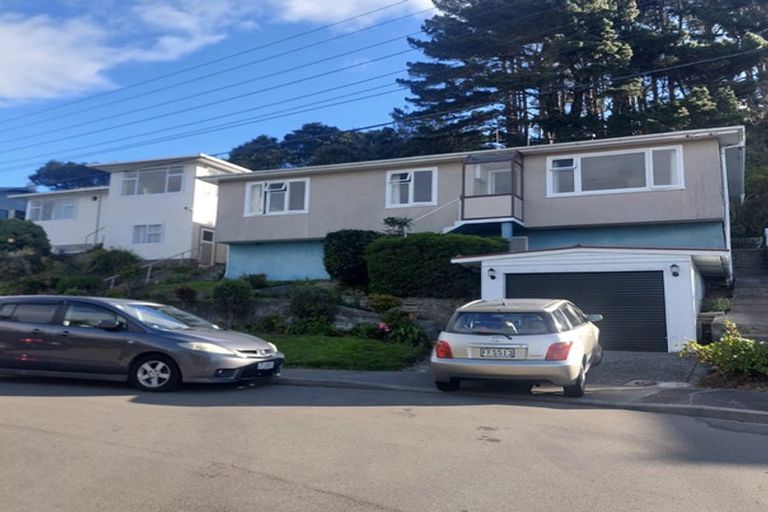 Photo of property in 32 Arapiko Street, Johnsonville, Wellington, 6037