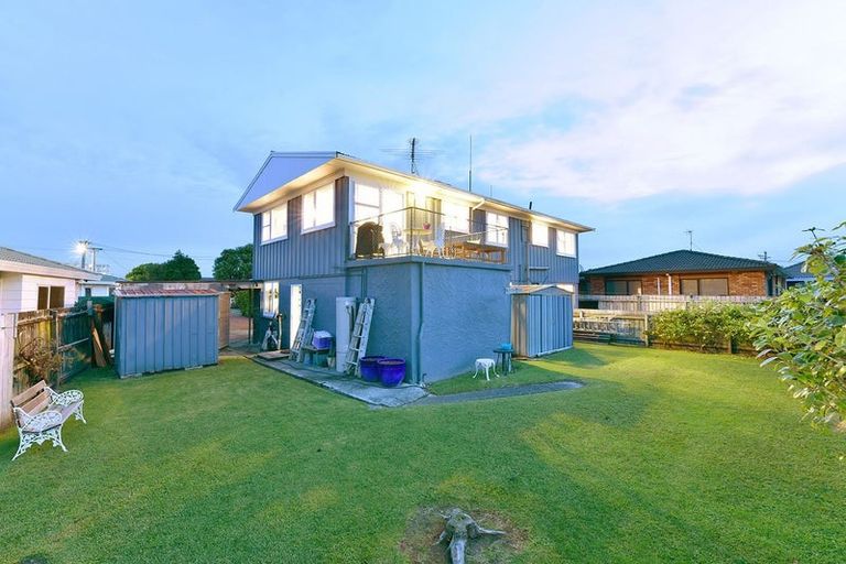 Photo of property in 39 Alice Avenue, Orewa, 0931
