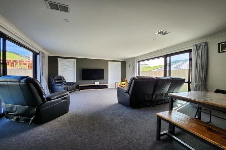 Photo of property in 126 Melksham Drive, Churton Park, Wellington, 6037