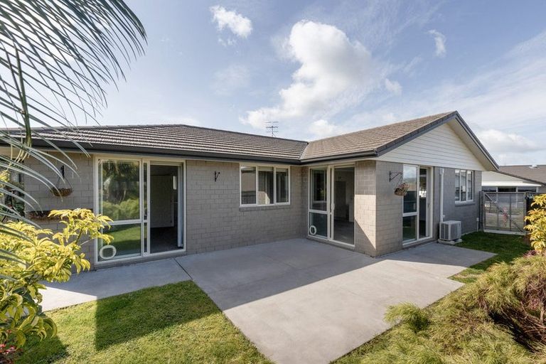Photo of property in Waterview Estate, 57/4 Greystone Place, Omokoroa, 3114