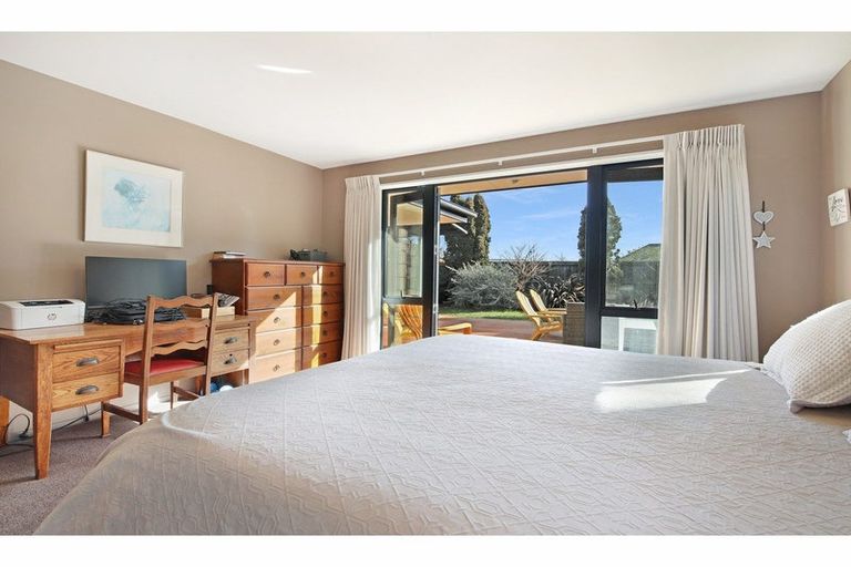 Photo of property in 42 Acacia Avenue, Rangiora, 7400