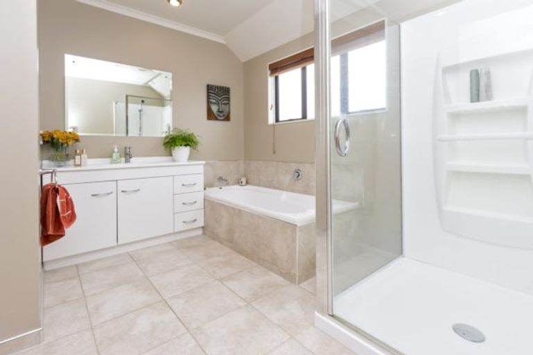 Photo of property in 38a Vincent Street, Howick, Auckland, 2014