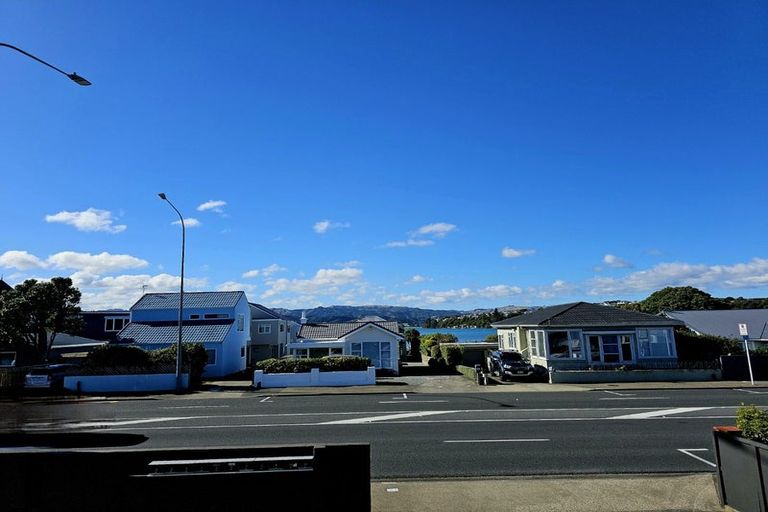 Photo of property in 35-37 Mana Esplanade, Paremata, Porirua, 5026